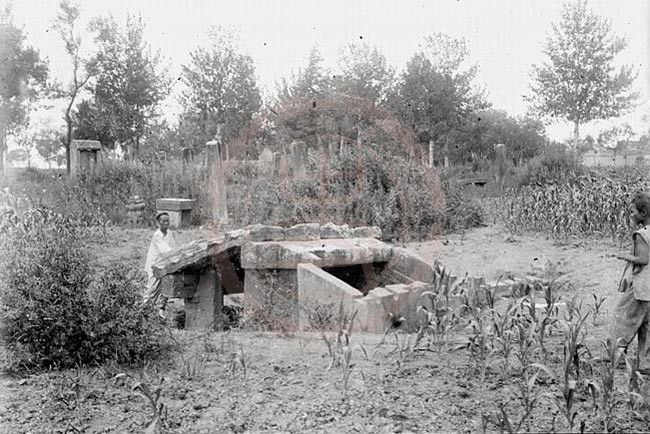 1907年7月3日-4日，嘉祥县，汉代墓地。