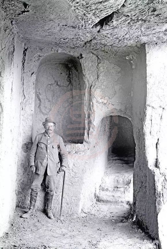 阿尔伯特·冯·勒寇克在库木吐拉千佛洞