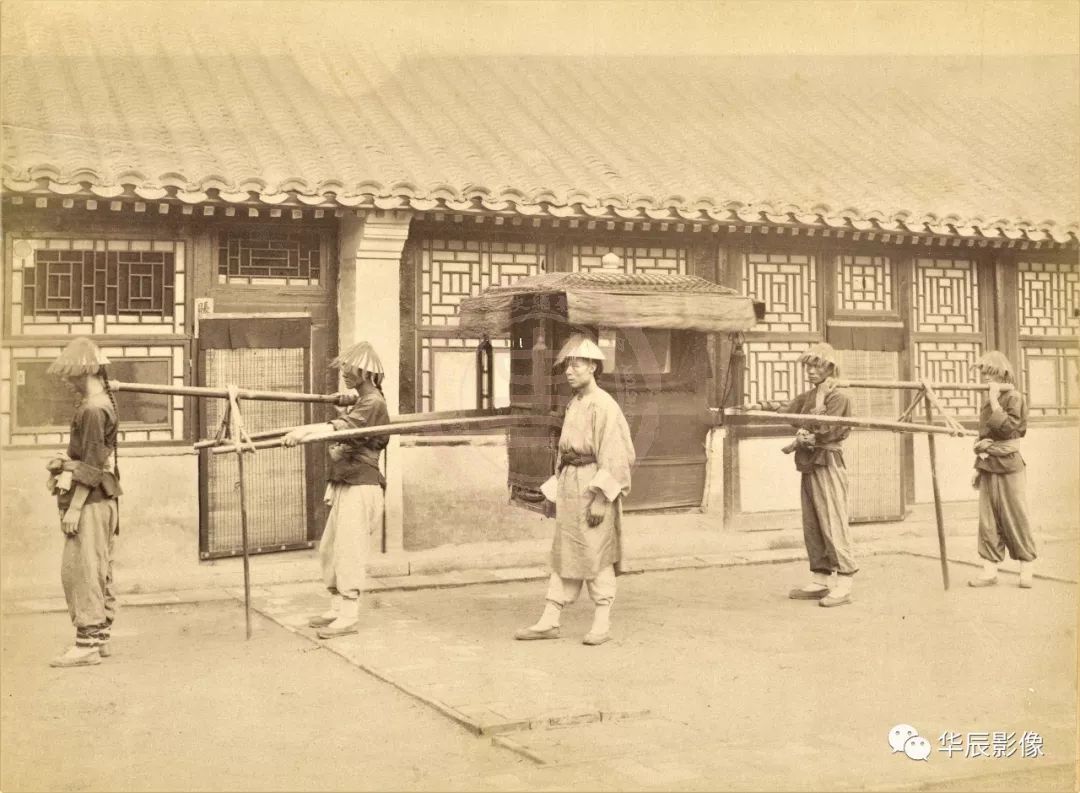 山本赞七郎  轿夫  蛋白照片