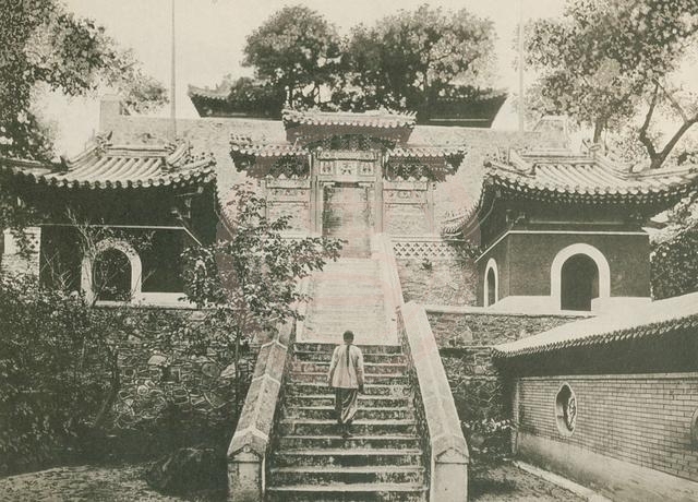 黑龙潭龙王庙山门